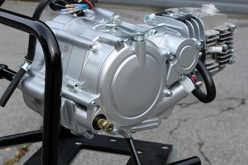 横型Z1型125ccエンジン新品未使用です